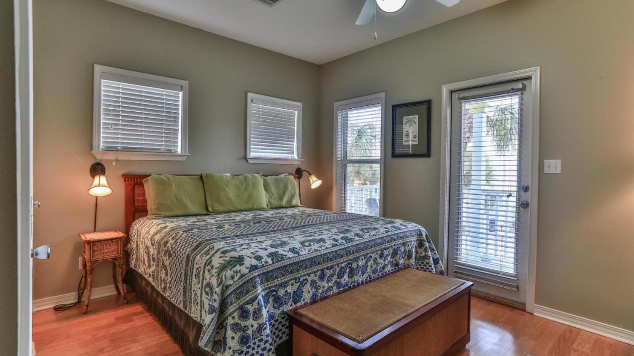 דסטין Biglows Bungalow - About A Quarter Mile To Private Neighborhood Beach Access, Pet Friendly, Community Pool מראה חיצוני תמונה