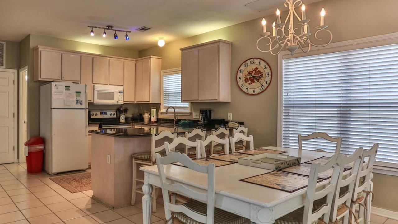 דסטין Biglows Bungalow - About A Quarter Mile To Private Neighborhood Beach Access, Pet Friendly, Community Pool מראה חיצוני תמונה